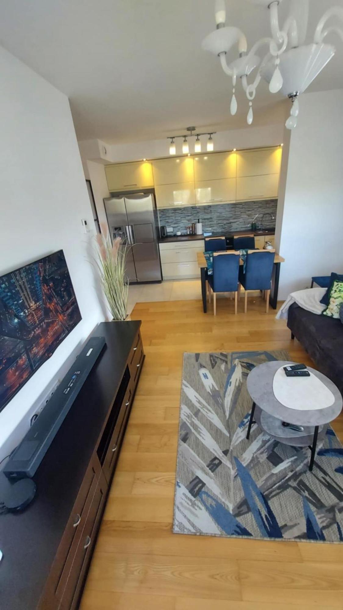 Krakowska Comfort - Strong Wifi And Free Parking วอร์ซอ ภายนอก รูปภาพ